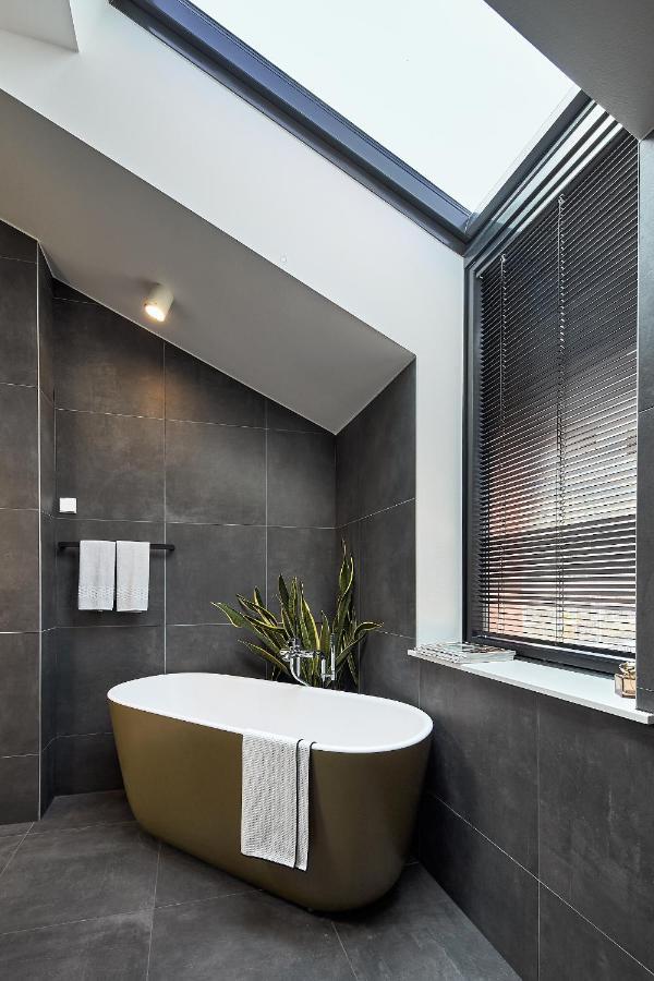 High Ceiling Loft With Its Own Backyard And A Terrace Apartman Tallinn Kültér fotó