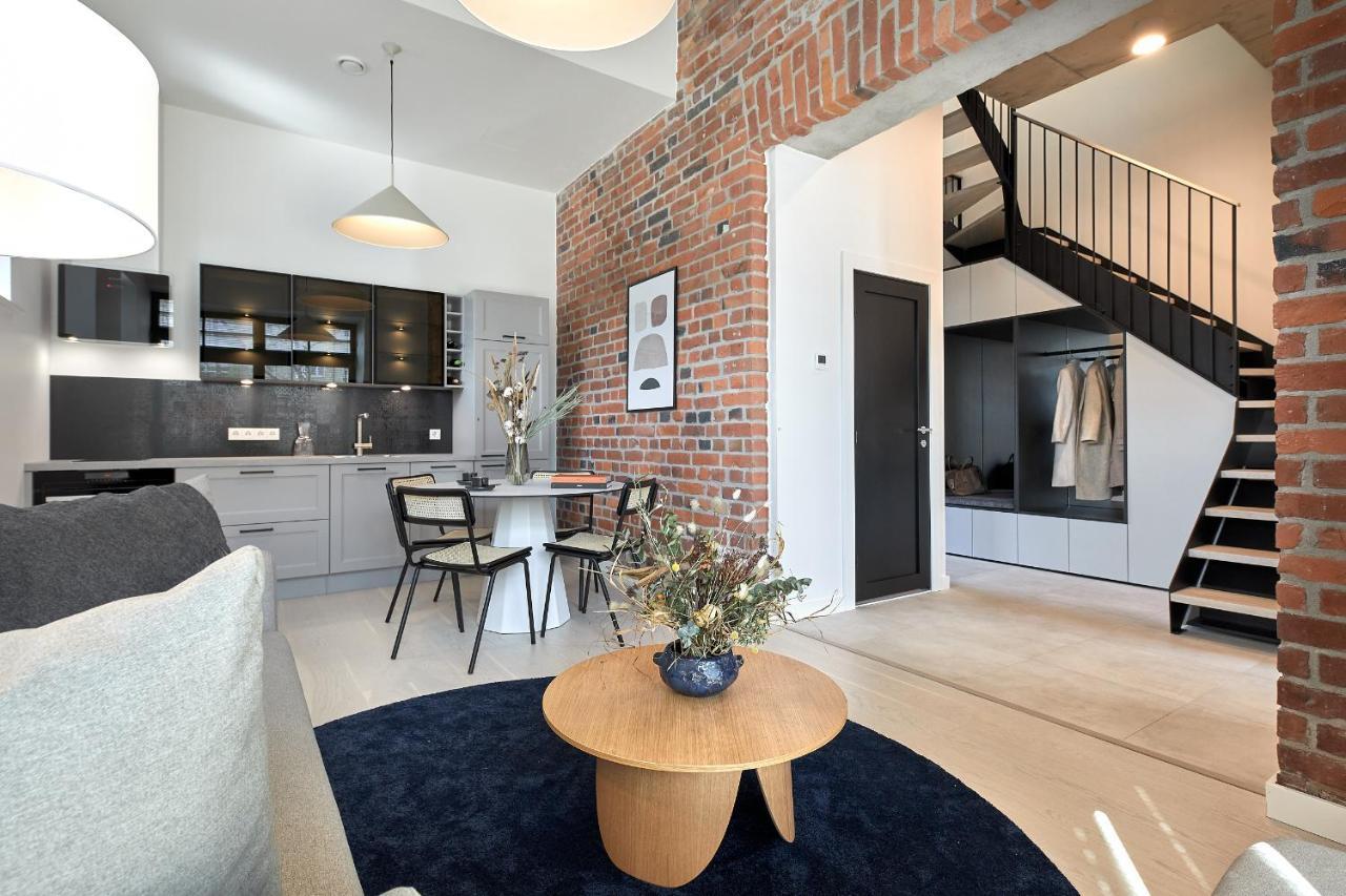 High Ceiling Loft With Its Own Backyard And A Terrace Apartman Tallinn Kültér fotó