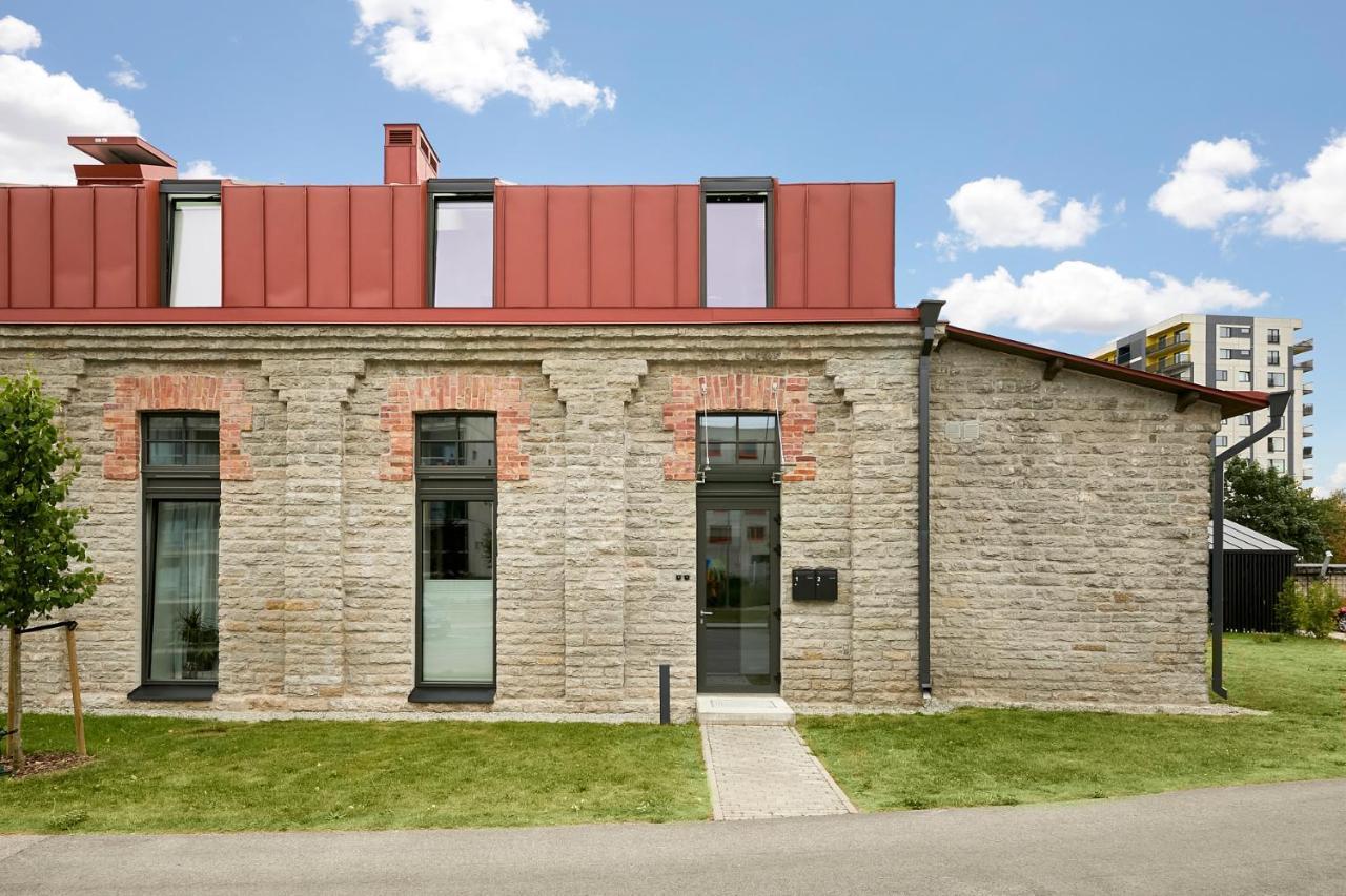 High Ceiling Loft With Its Own Backyard And A Terrace Apartman Tallinn Kültér fotó